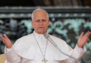 León XIV refuerza la continuidad en la Curia antes de su operación de pulmón