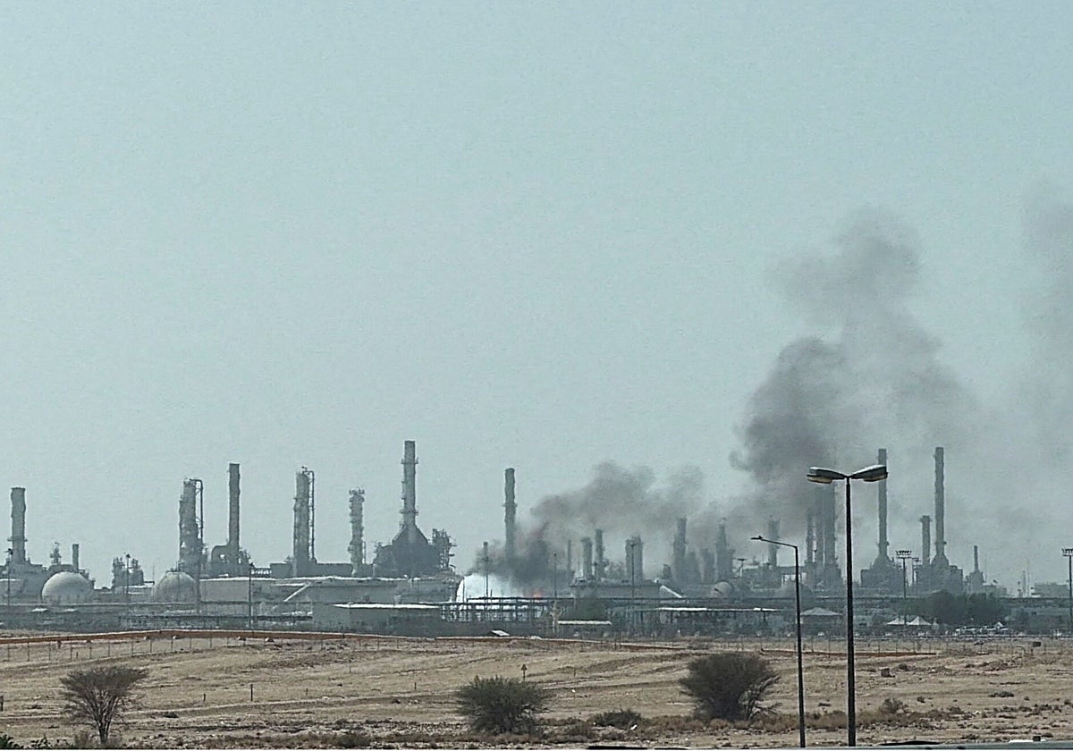 Los ataques hutíes contra Aramco y Riad agravan la crisis humanitaria en Yemen