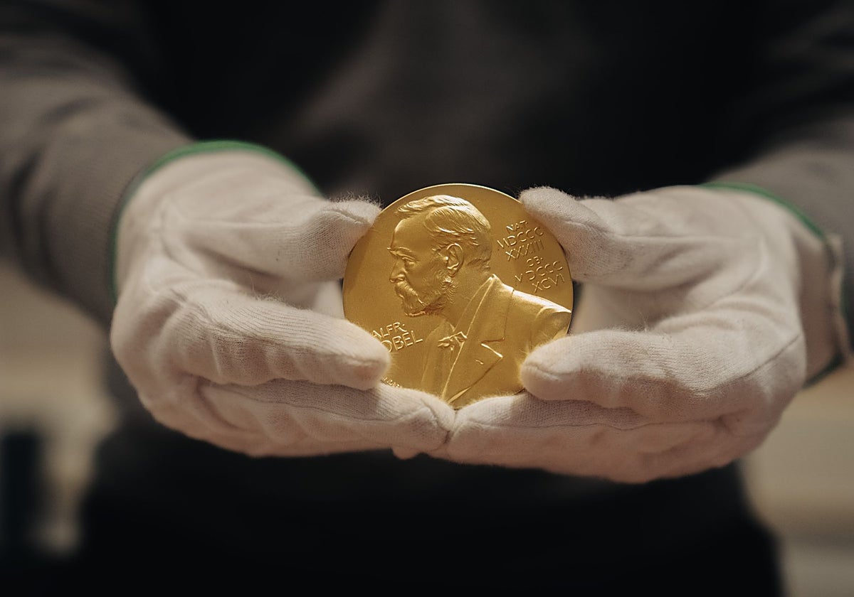 Robert E. Hali y Michael Woodford reciben el Nobel de Economía