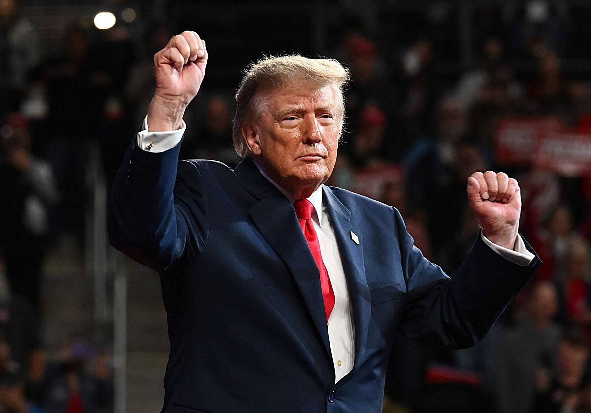 Trump recurre a cheques y diésel ruso para contener el desgaste electoral republicano