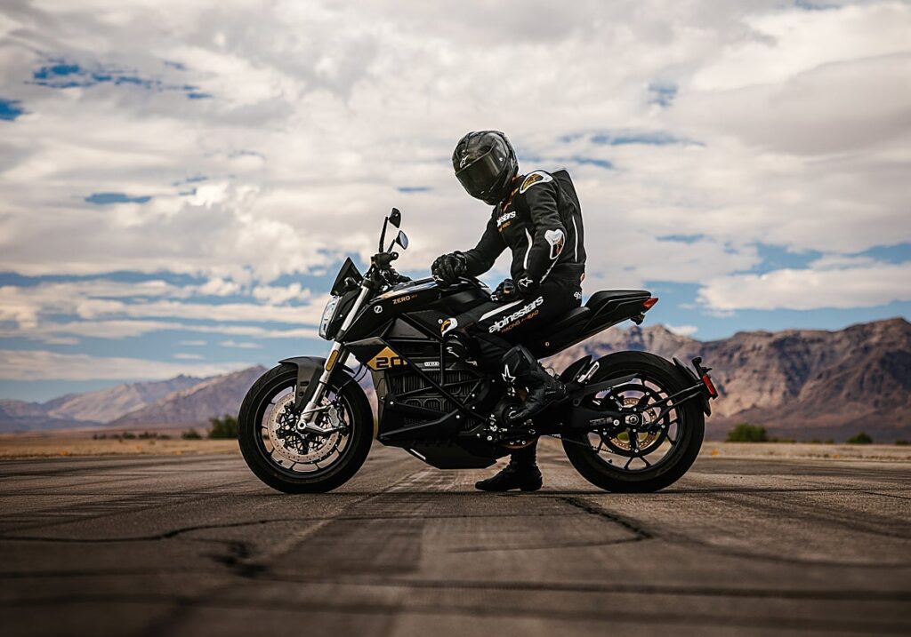 Zero Motorcycles conmemora 20 años con una SR/F exclusiva y nuevos precios para 2027